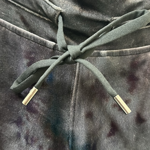 LIKE NEW! Lululemon Ready to Crush High-Rise Jogger Crop - Picture 10 of 16